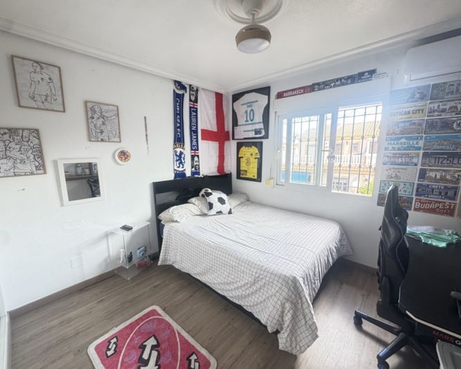 Image No.19-4 Bed Townhouse for sale