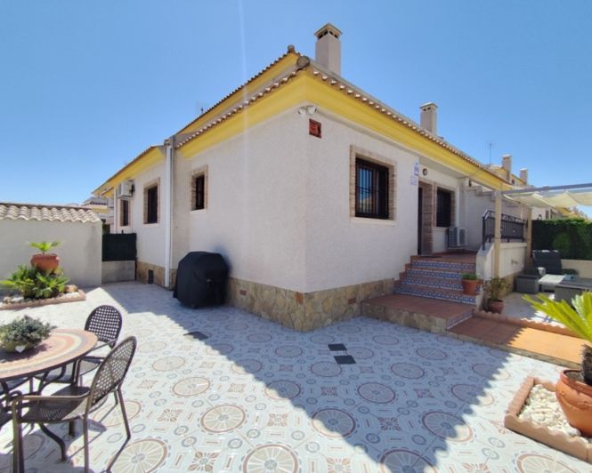 Image No.1-3 Bed Villa for sale