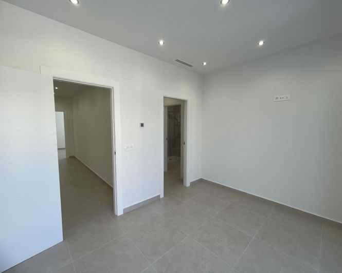 Image No.39-3 Bed Villa for sale