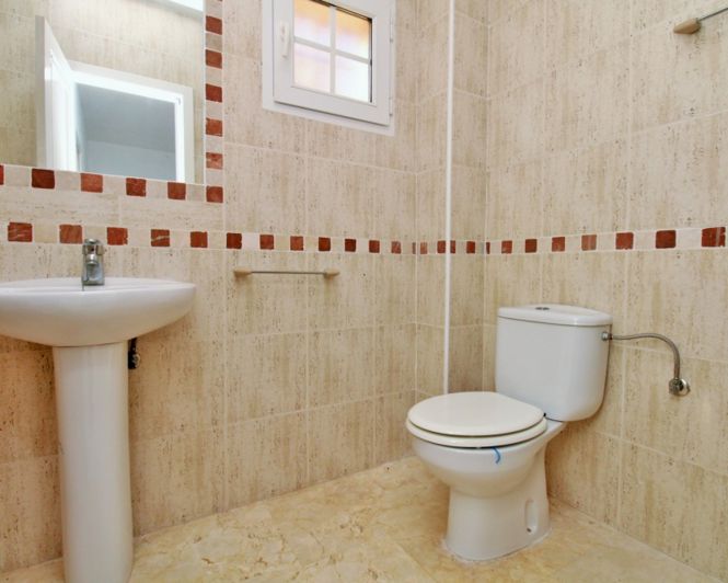 Image No.17-3 Bed Townhouse for sale