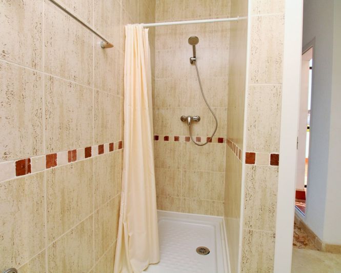 Image No.18-3 Bed Townhouse for sale