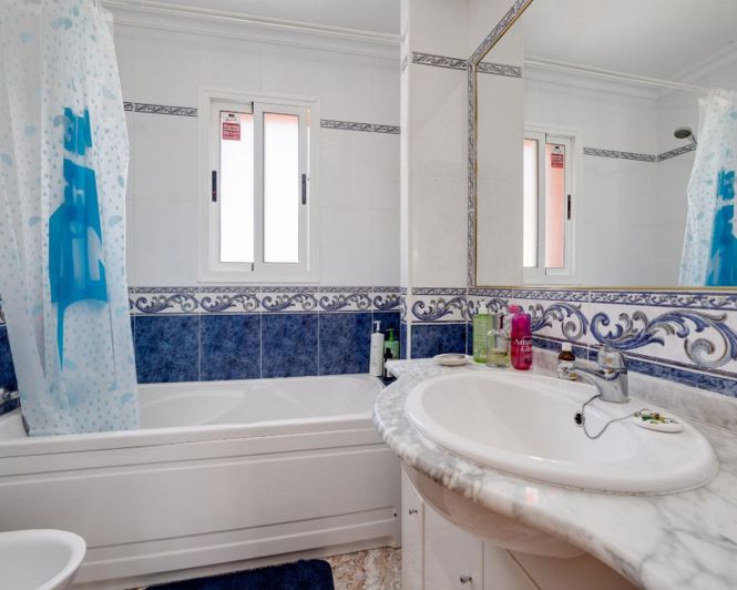 Image No.9-3 Bed Townhouse for sale