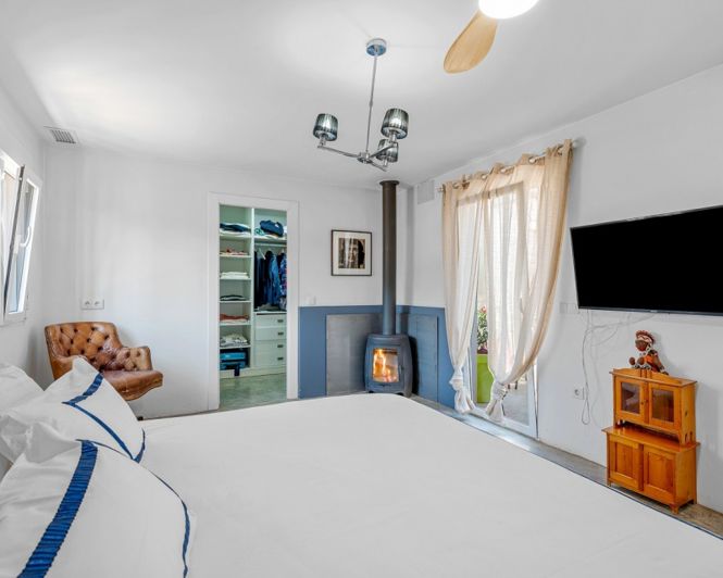 Image No.26-5 Bed Country Property for sale