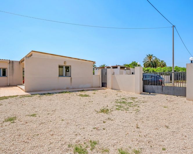 Image No.42-5 Bed Country Property for sale