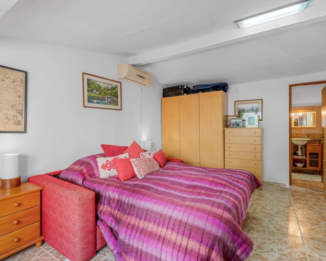 Image No.19-6 Bed Villa for sale