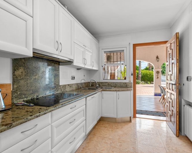 Image No.32-6 Bed Villa for sale