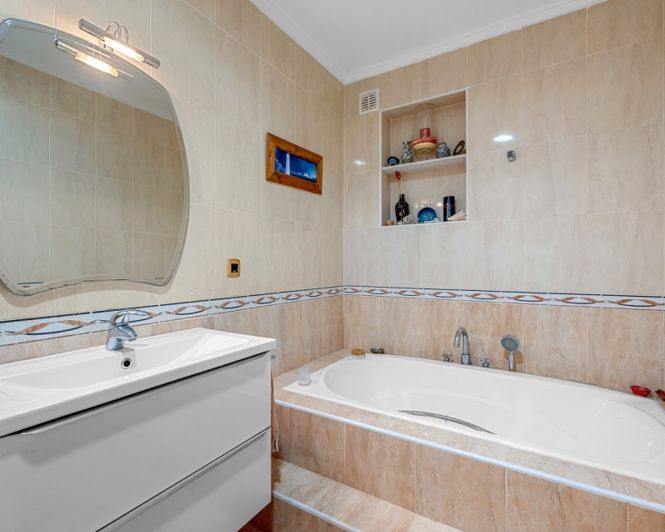 Image No.41-6 Bed Villa for sale