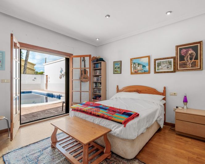 Image No.42-6 Bed Villa for sale