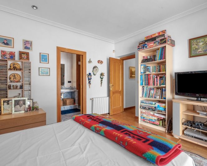 Image No.44-6 Bed Villa for sale