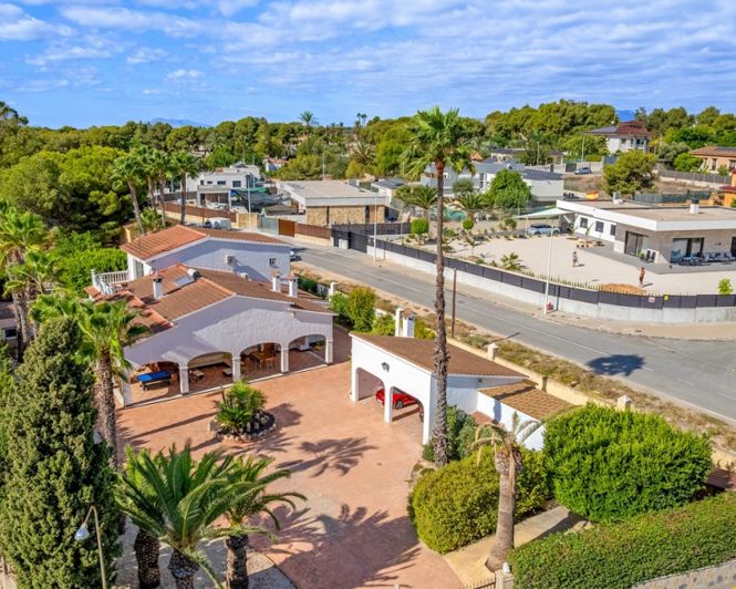 Image No.47-6 Bed Villa for sale