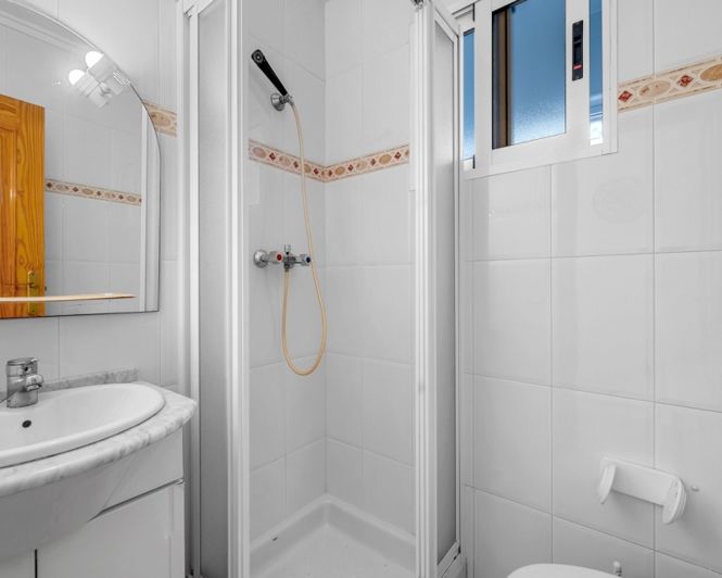 Image No.17-3 Bed Apartment for sale