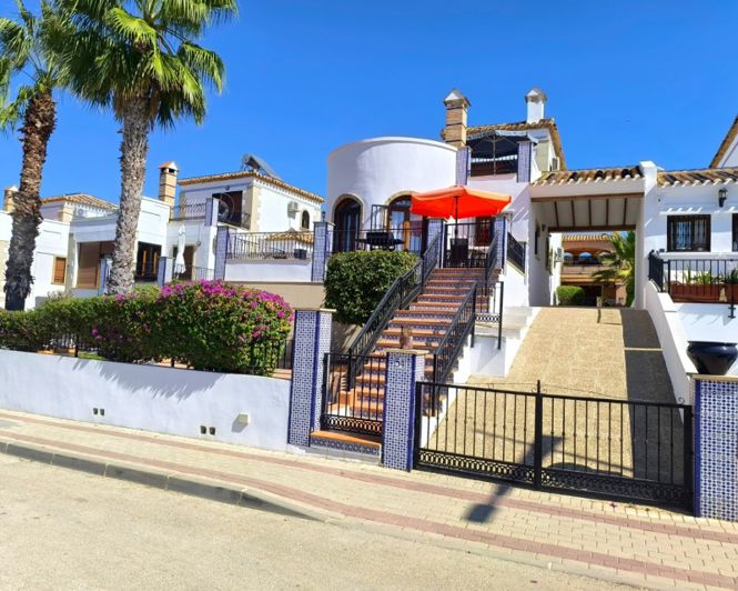 Image No.1-3 Bed Villa for sale