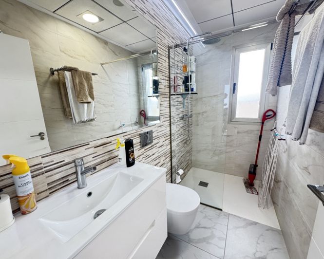 Image No.15-5 Bed Villa for sale