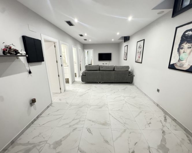 Image No.16-5 Bed Villa for sale