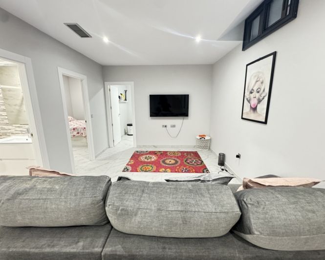 Image No.17-5 Bed Villa for sale