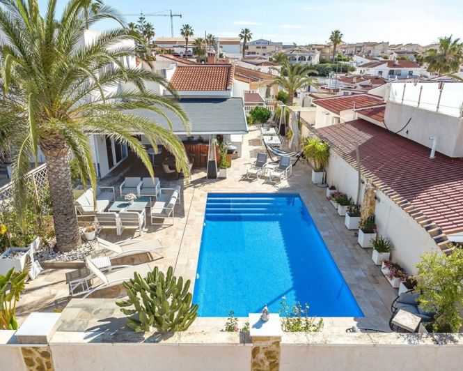 Image No.1-5 Bed Villa for sale