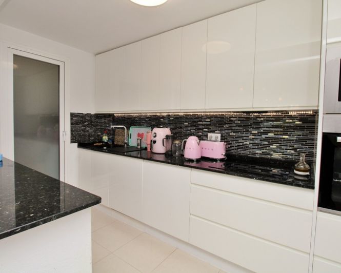 Image No.9-2 Bed Apartment for sale