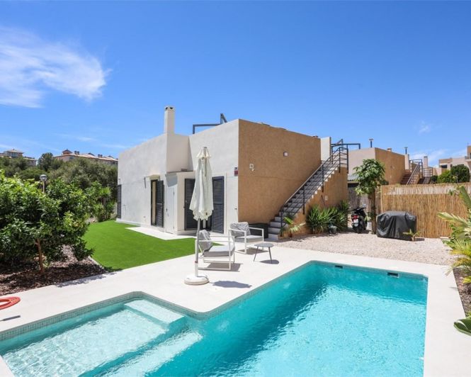 Image No.1-3 Bed Villa for sale