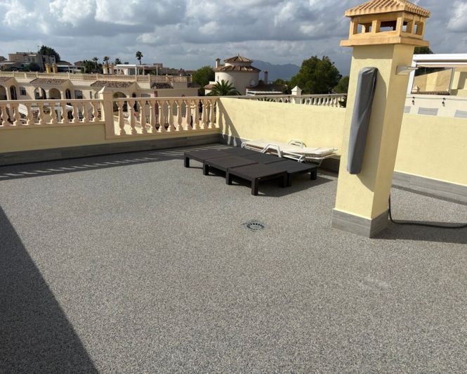 Image No.20-2 Bed Townhouse for sale