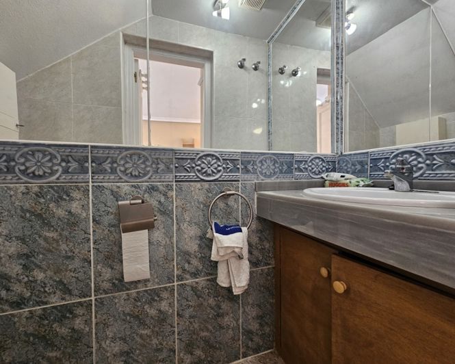 Image No.11-2 Bed Townhouse for sale