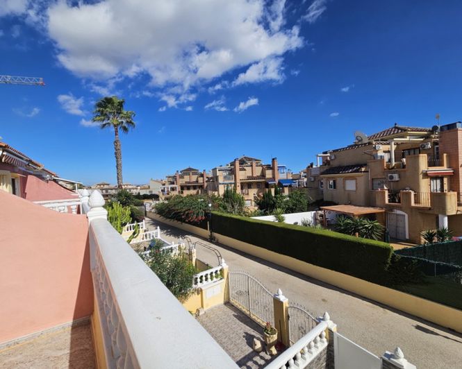 Image No.19-2 Bed Townhouse for sale