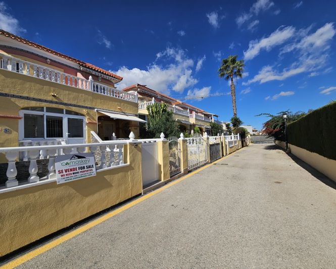 Image No.25-2 Bed Townhouse for sale