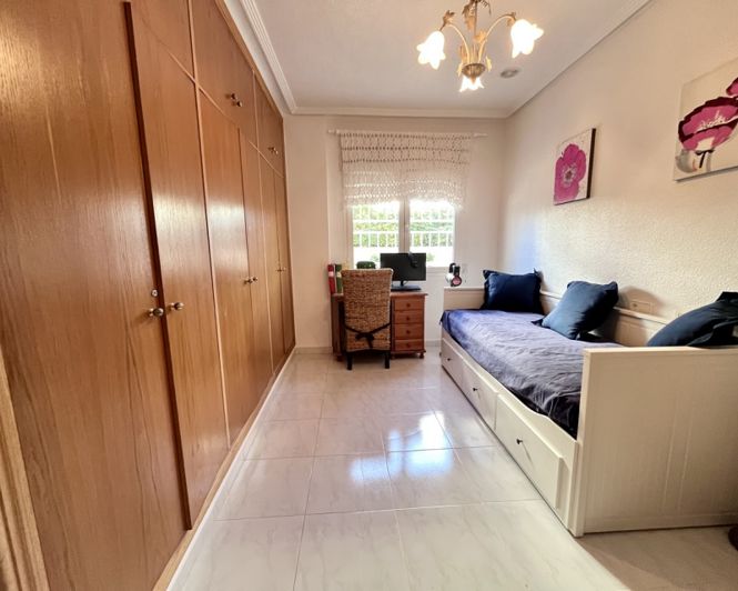 Image No.14-Villa de 4 chambres à vendre à La Zenia