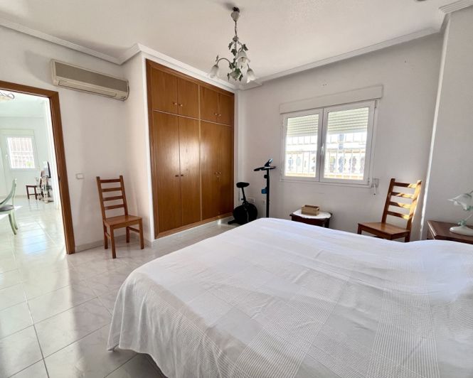 Image No.25-Villa de 4 chambres à vendre à La Zenia