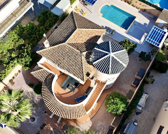 Image No.4-Villa de 4 chambres à vendre à La Zenia