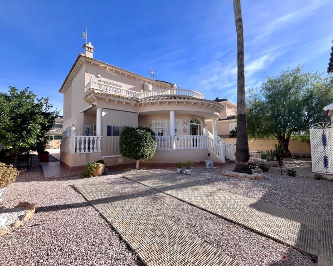 Image No.6-Villa de 4 chambres à vendre à La Zenia