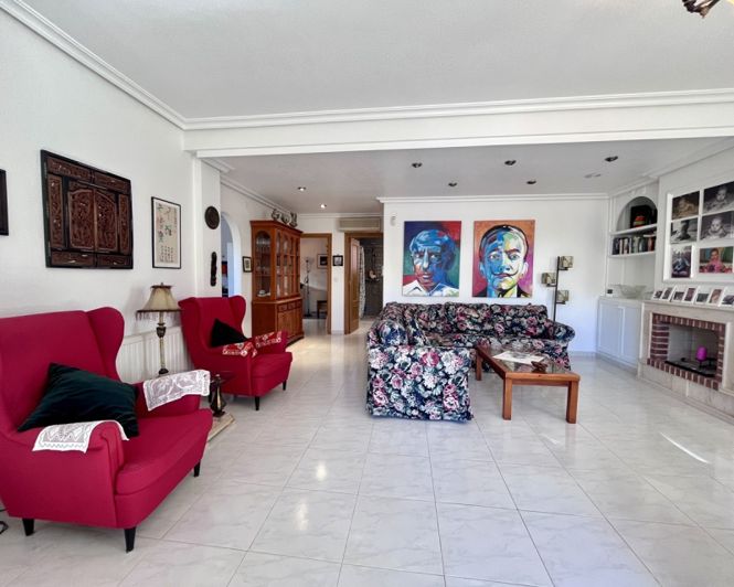 Image No.8-Villa de 4 chambres à vendre à La Zenia