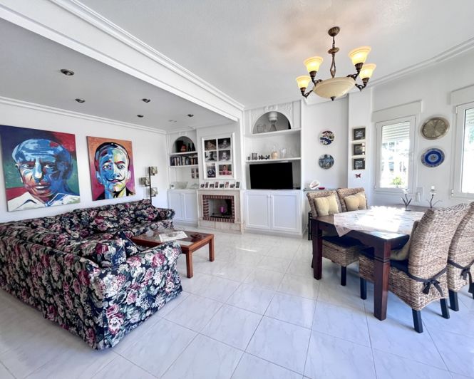 Image No.9-Villa de 4 chambres à vendre à La Zenia