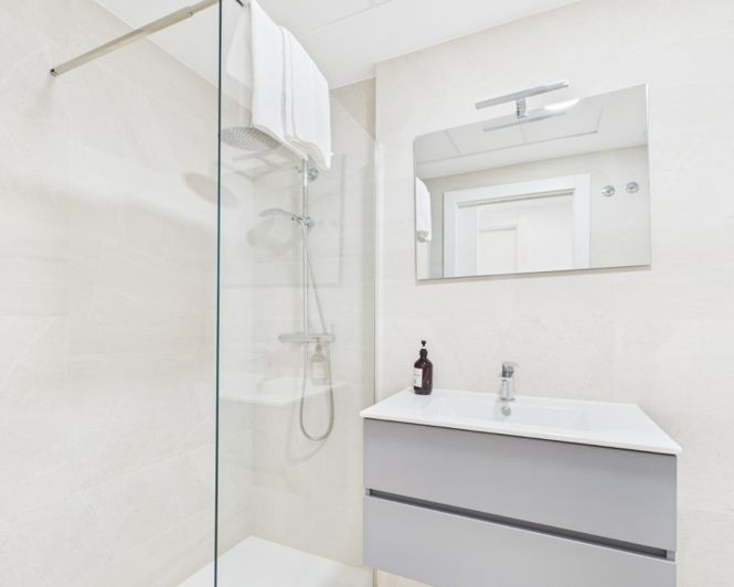 Image No.32-2 Bed Apartment for sale