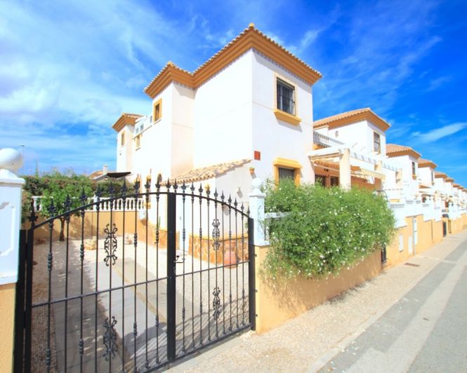 Image No.2-3 Bed Townhouse for sale