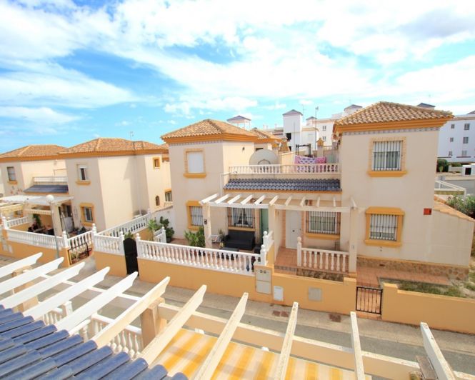 Image No.32-3 Bed Townhouse for sale