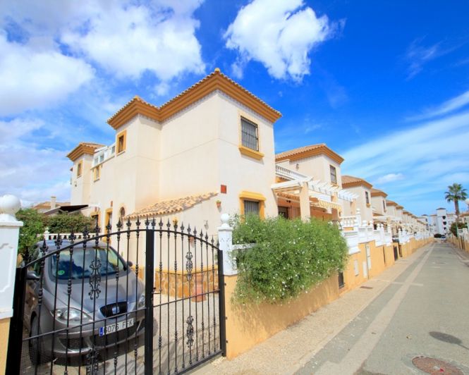 Image No.6-3 Bed Townhouse for sale