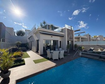 4 Bed Villa for sale
