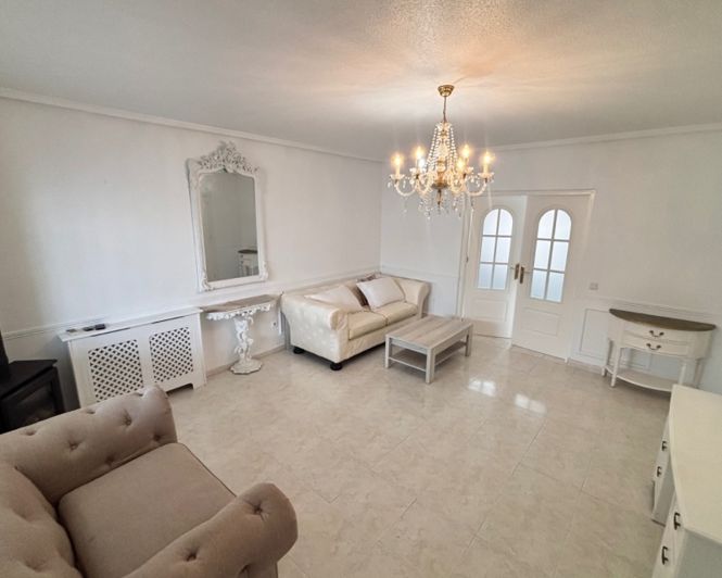 Image No.9-2 Bed Townhouse for sale