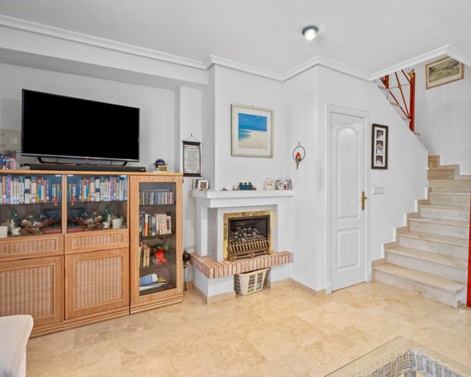 Image No.10-3 Bed Townhouse for sale