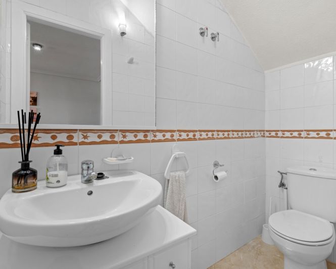 Image No.14-3 Bed Townhouse for sale