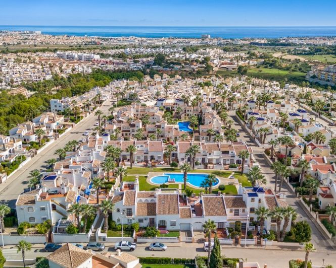 Image No.35-3 Bed Townhouse for sale