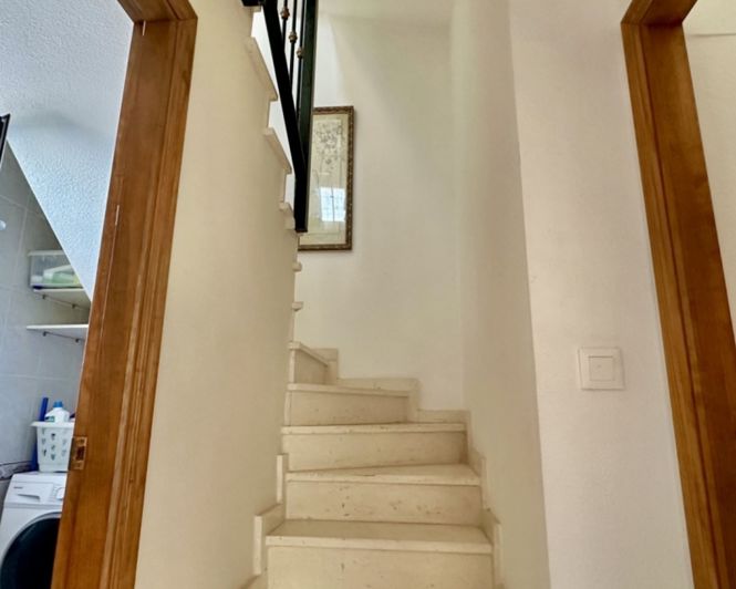 Image No.20-3 Bed Townhouse for sale