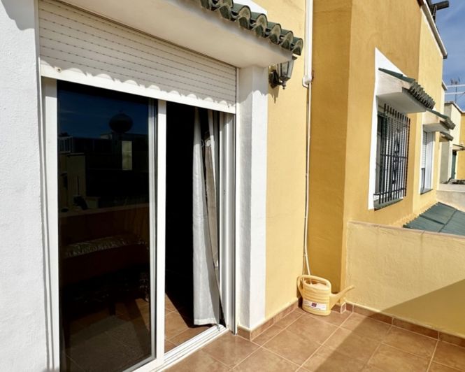 Image No.25-3 Bed Townhouse for sale