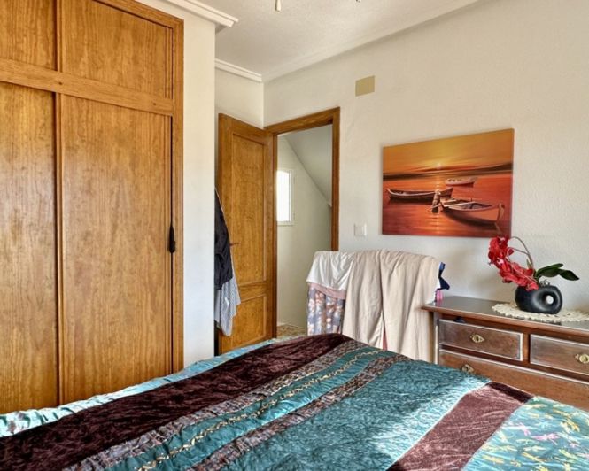 Image No.27-3 Bed Townhouse for sale