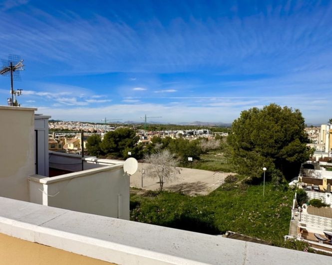 Image No.35-3 Bed Townhouse for sale