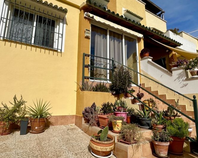 Image No.8-3 Bed Townhouse for sale