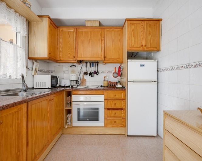 Image No.20-2 Bed Townhouse for sale