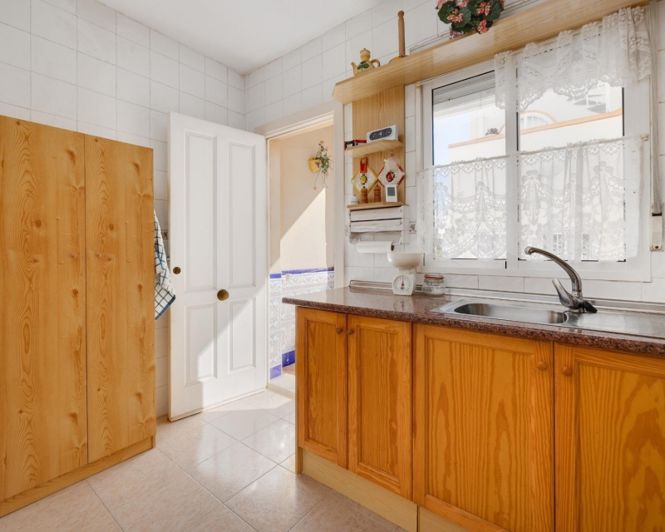 Image No.22-2 Bed Townhouse for sale