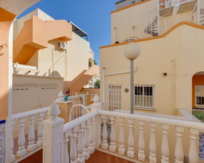 Image No.26-2 Bed Townhouse for sale