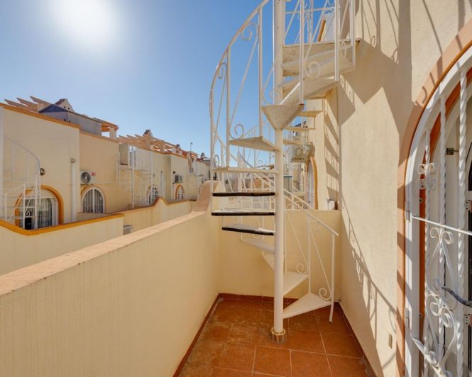 Image No.33-2 Bed Townhouse for sale